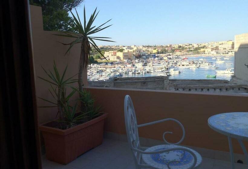 스탠다드 룸, Medusa