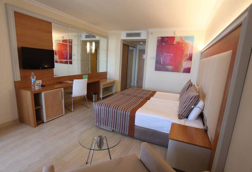 패밀리 룸, Aqi Pegasos Resort