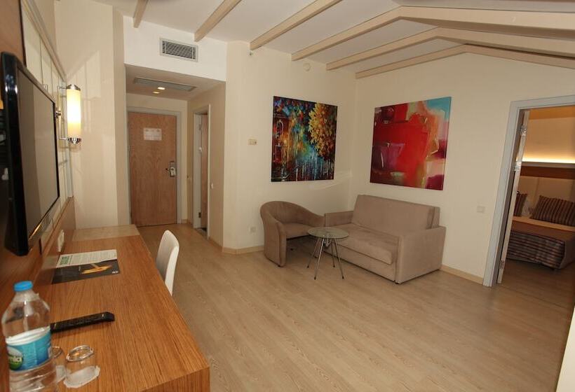 패밀리 룸, Aqi Pegasos Resort