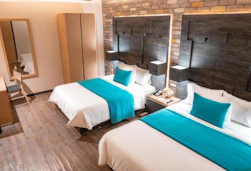 Номер Deluxe, Punto Mx