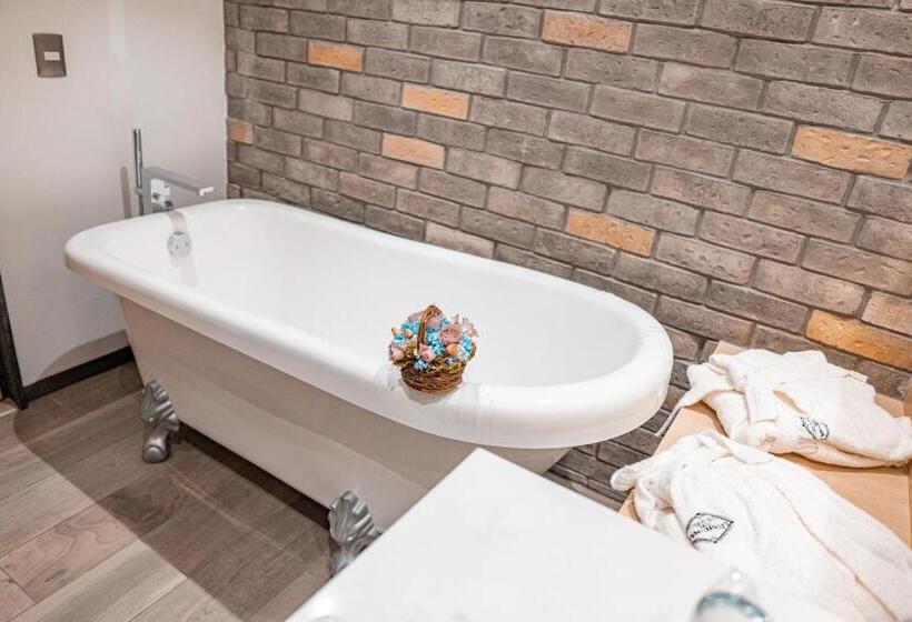 Номер Deluxe, Punto Mx