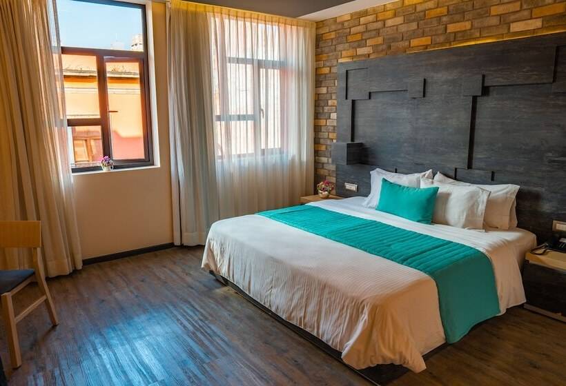 Люкс Кровать Кинг, Punto Mx