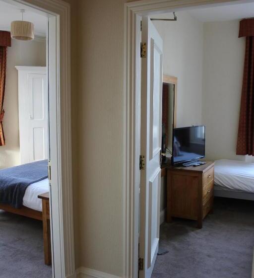 Семейный Номер Вид на Море, The Crown