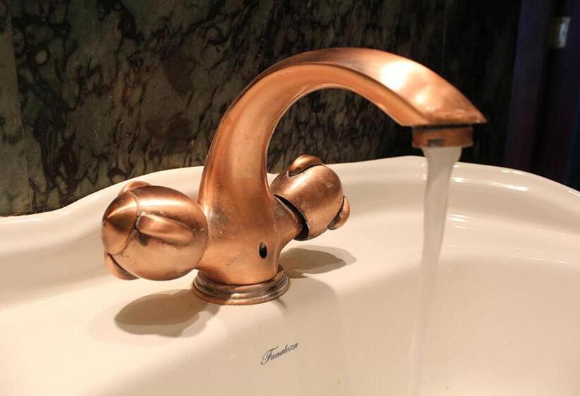 جناح مطلّ علي البحر, Vista Velero