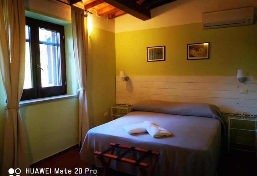 غرفة أساسية, Agriturismo Podere S. Croce