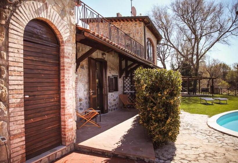 Номер Стандарт Вид на Бассейн, Agriturismo Podere S. Croce