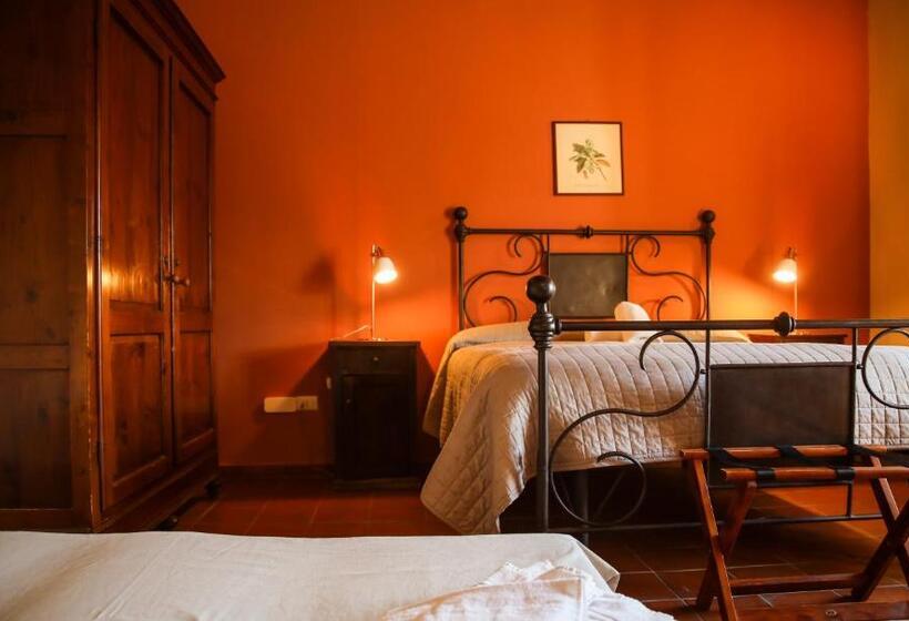 غرفة كلاسيكية ثلاثية, Agriturismo Podere S. Croce