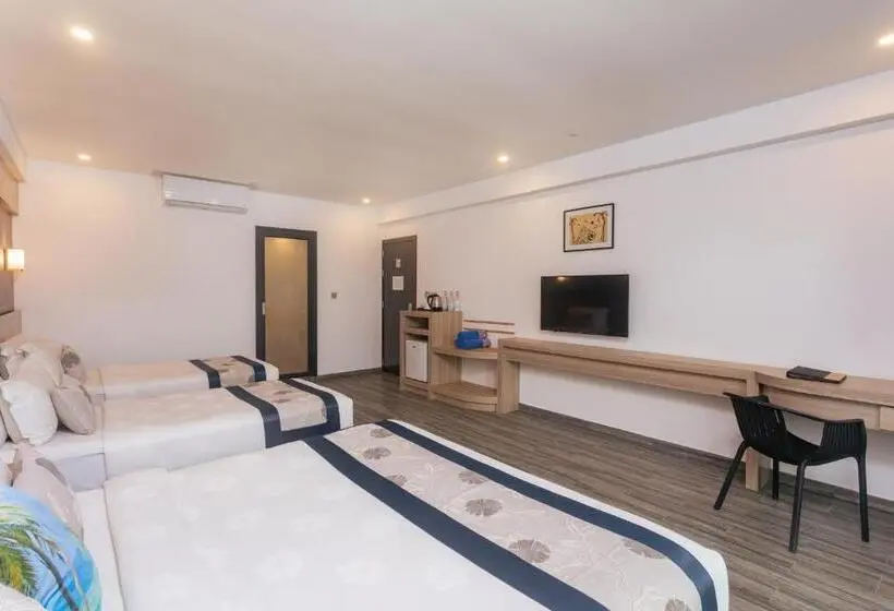 اتاق استاندارد چهار تخته, Kaani Grand Seaview