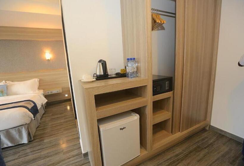 اتاق لوکس خانوادگی, Kaani Grand Seaview