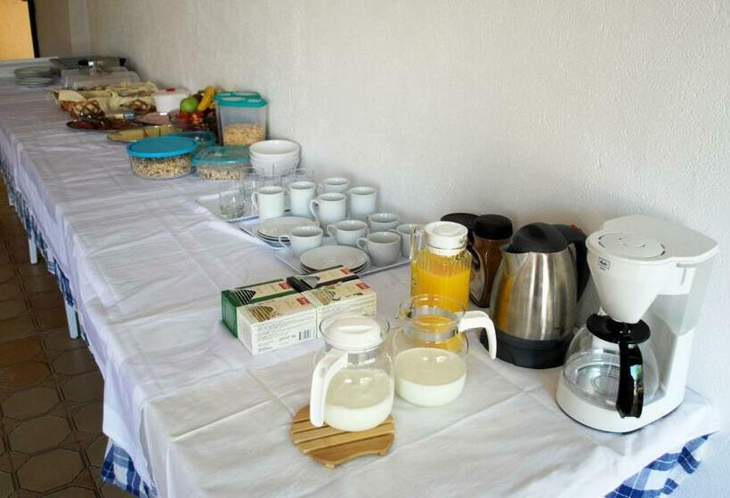 اتاق لوکس با بالکن و چشم‌انداز دریا, Lokunja Bed&breakfast