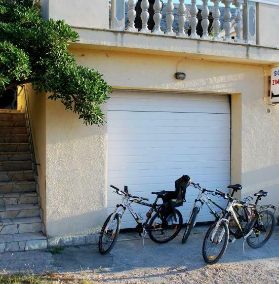 اتاق لوکس با بالکن و چشم‌انداز دریا, Lokunja Bed&breakfast