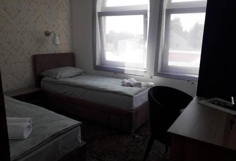 דירת חדר דלוקס, Admiral Vinkovci