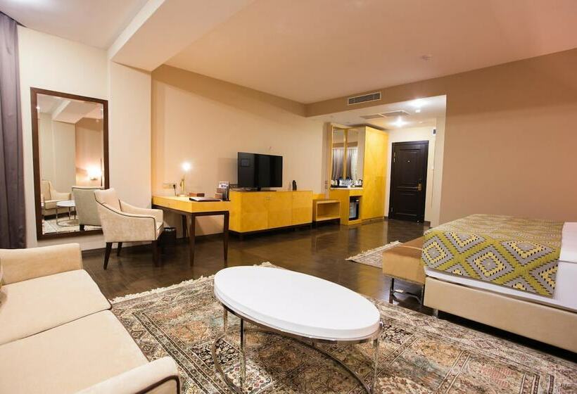 سوییت جونیور, Best Western Plus Astana