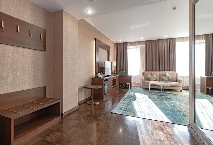 سوییت جونیور, Best Western Plus Astana