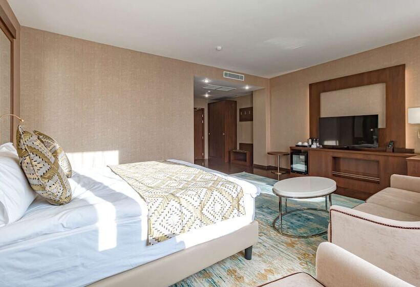 سوییت جونیور, Best Western Plus Astana