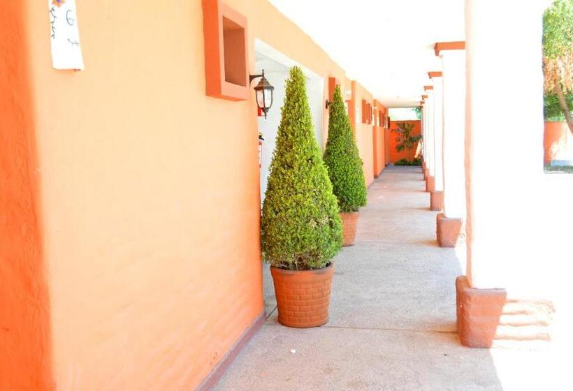 이코노미 룸, El Rancho