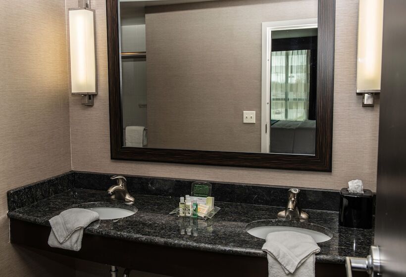 장애인을 위한 스위트, Holiday Inn Paducah Riverfront, An Ihg