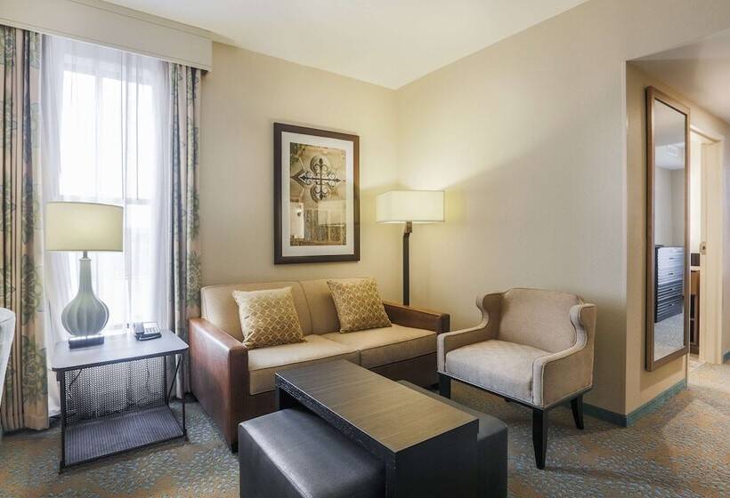 带大床的套房, Homewood Suites By Hilton Charleston Historic District
