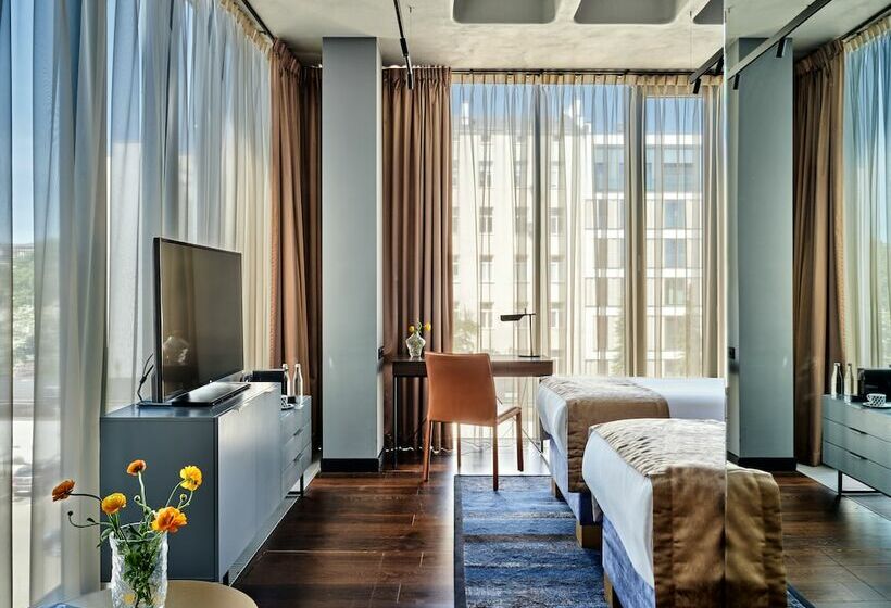 Номер Стандарт, Indigo Warsaw Nowy świat, An Ihg