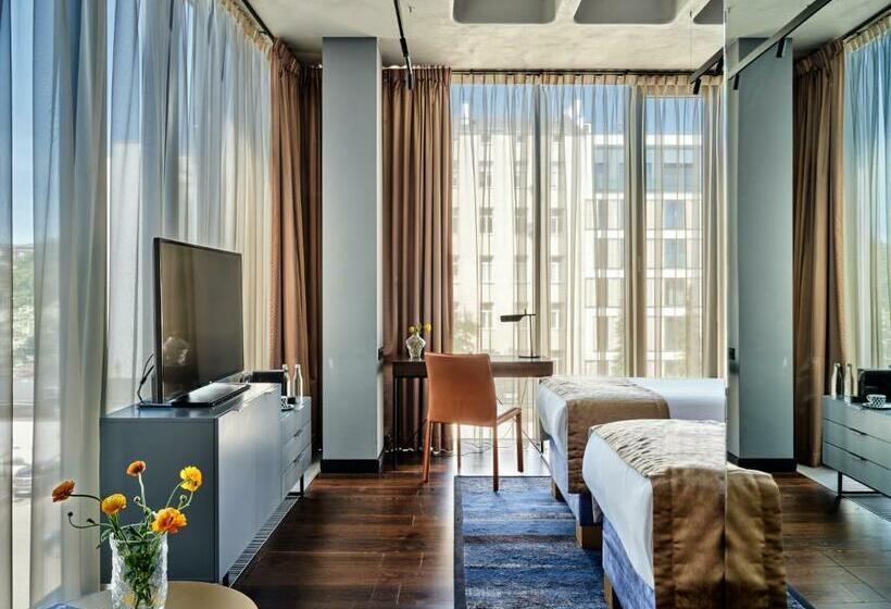 Номер Стандарт, Indigo Warsaw Nowy świat, An Ihg