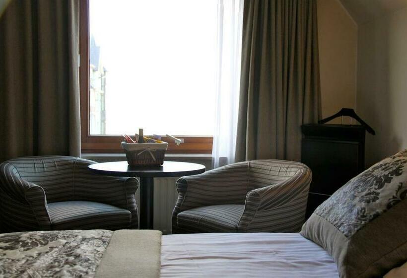 غرفة كومفورت, Iris