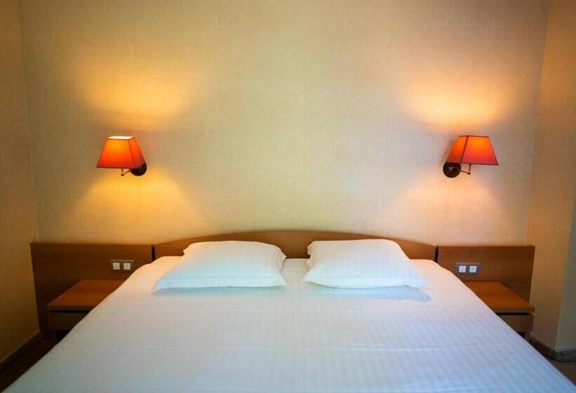 غرفة ديلوكس, Iris