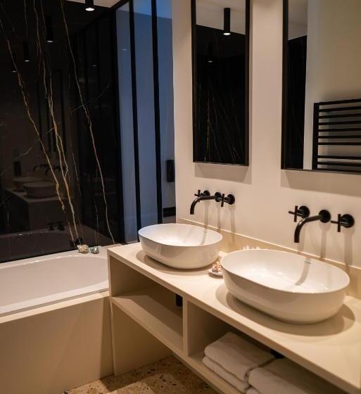 غرفة قياسية, Iris