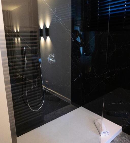 غرفة قياسية, Iris