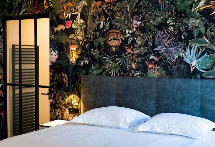 غرفة قياسية, Iris