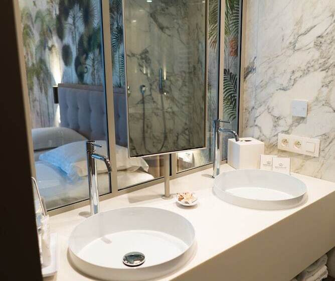 غرفة قياسية, Iris