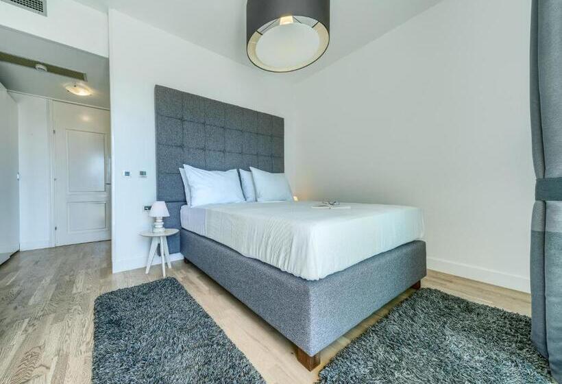 غرفة ديلوكس مطلّة علي البحر مزوَّدة بشُرفة, Riva Kaštela With Swimming Pool