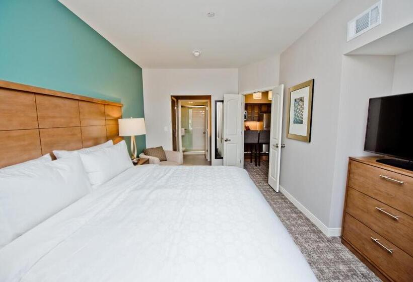 带大床的套房, Staybridge Suites Houston Humble Beltway 8 E, An Ihg