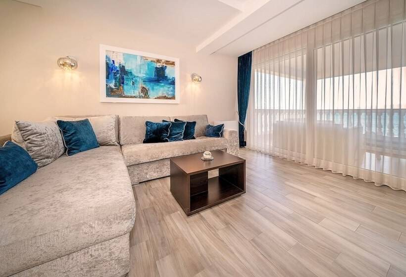 디럭스 스위트, Vila Rova