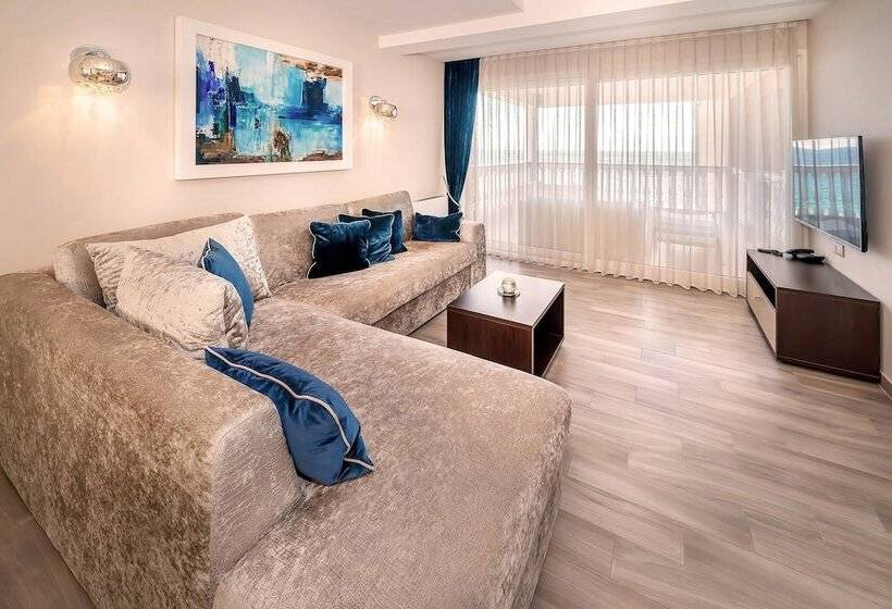 디럭스 스위트, Vila Rova