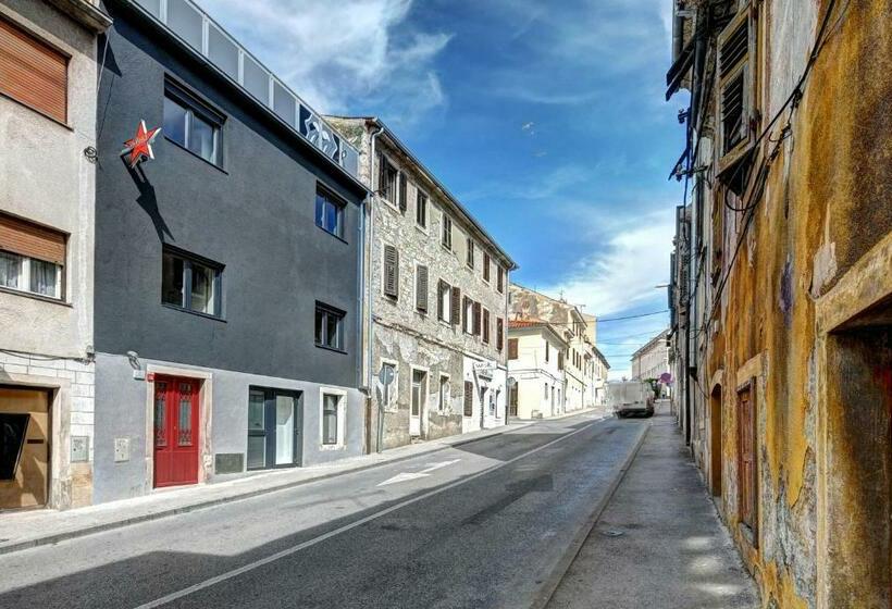 Номер Стандарт, Rock Rooms Pula