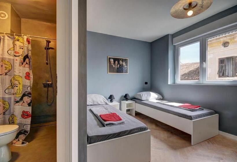 Номер Стандарт, Rock Rooms Pula