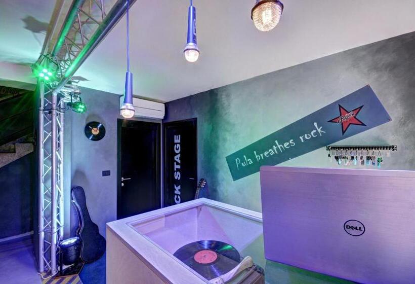 Номер Стандарт Трехместный, Rock Rooms Pula