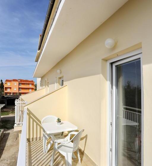 스탠다드 발코니 룸, Bed&breakfast Nada