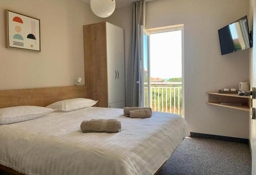 Standard Værelse m. Balkon, Bed&breakfast Nada