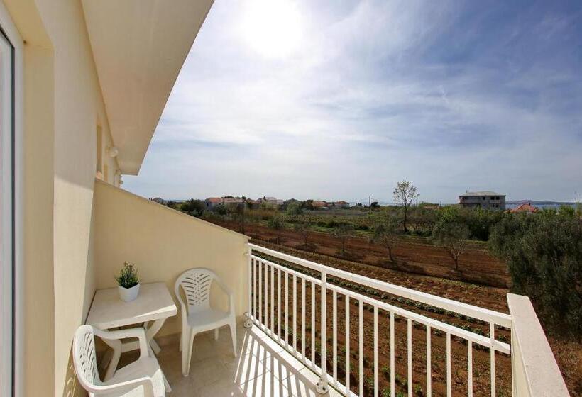 침실 1개 발코니 아파트, Bed&breakfast Nada