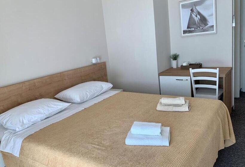 Номер Стандарт, Bed&breakfast Nada
