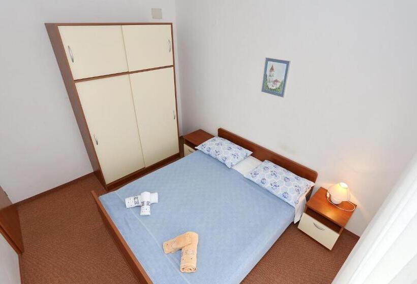 带1个卧室的带阳台的公寓, Bed&breakfast Nada