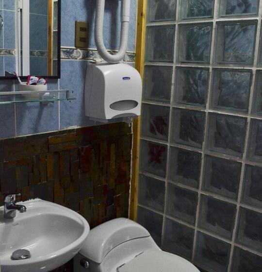 Четырехместный Номер Стандарт, Hostal Galvarino Puerto Natales