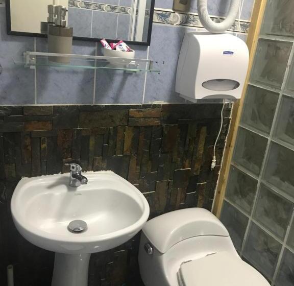 Четырехместный Номер Стандарт, Hostal Galvarino Puerto Natales