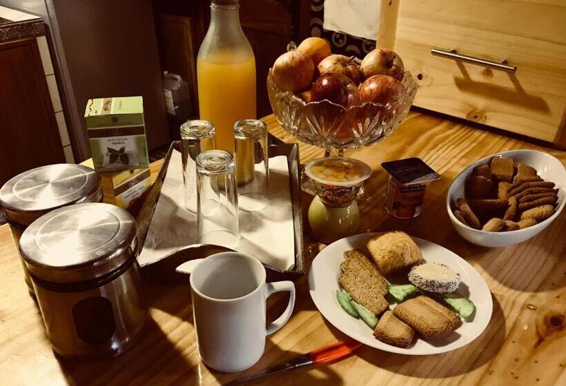 Четырехместный Номер Стандарт, Hostal Galvarino Puerto Natales