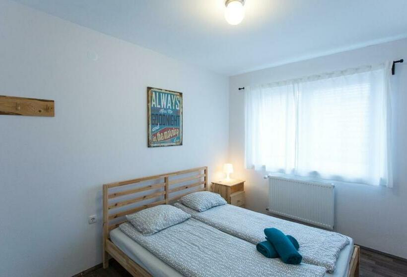 Номер Basic, Falling Lakes Hostel