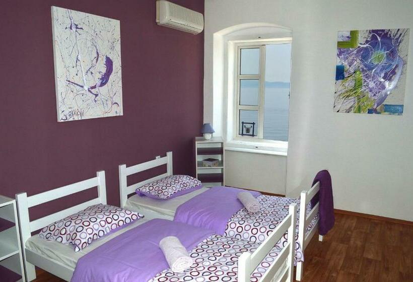 Номер Стандарт Совместная Ванная, Hostel Fun