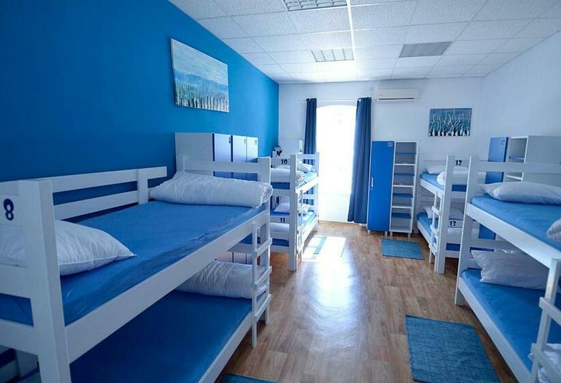 تختخواب در اتاق مشترک, Hostel Fun