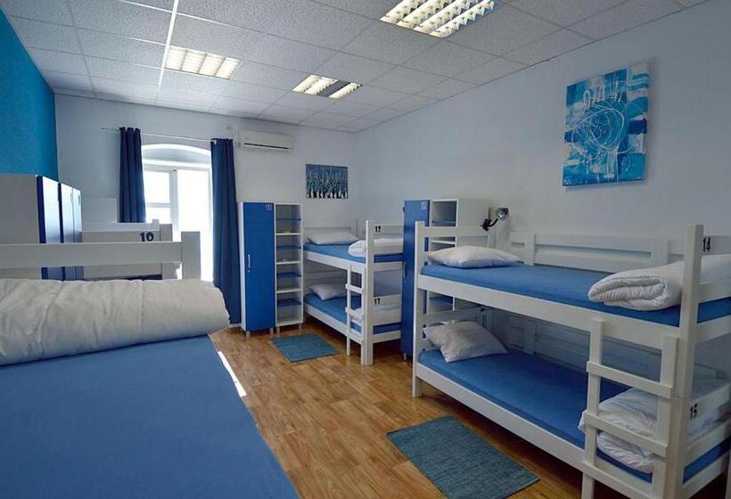 Кровать в Общей Комнате, Hostel Fun