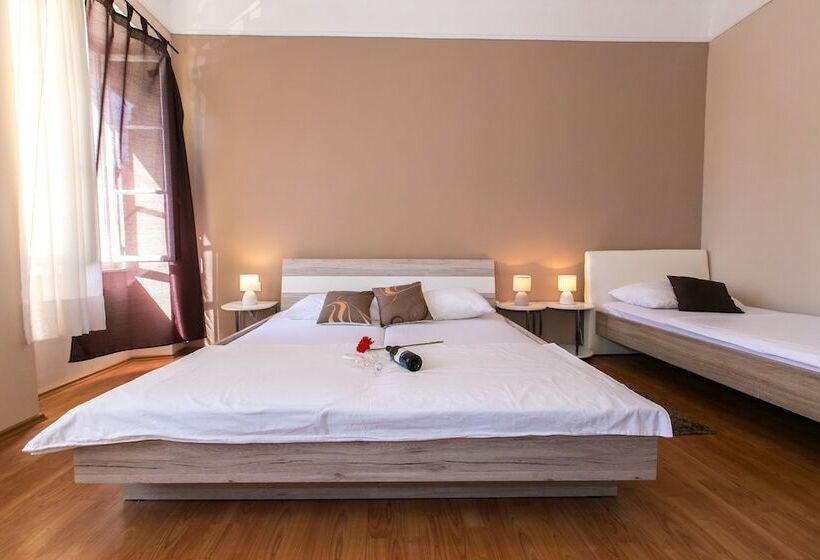 컴포트 트리플 룸, Hostel Morcic